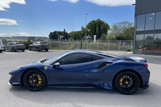 FERRARI 488 PISTA