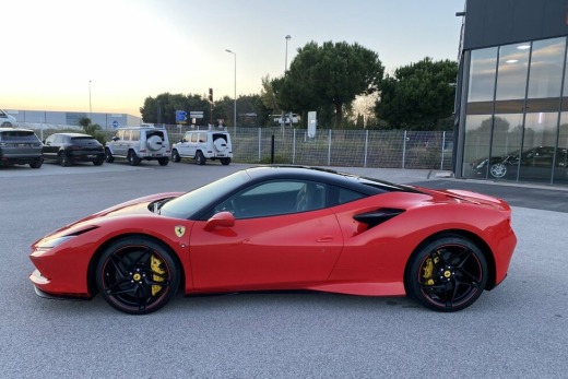FERRARI F8 TRIBUTO COUPE 3.9 DCT