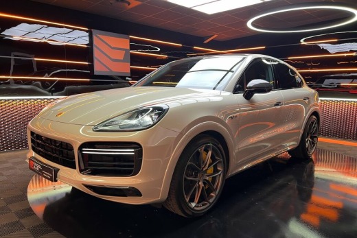 PORSCHE CAYENNE COUPE 680 TURBO S E-HYBRID PACK SPORT DE CONCEPTION ALLÉGÉE