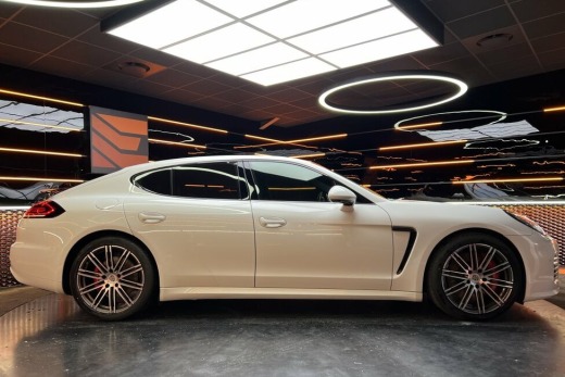PORSCHE PANAMERA GTS 440 CH