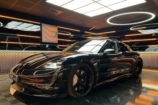 PORSCHE TAYCAN TURBO