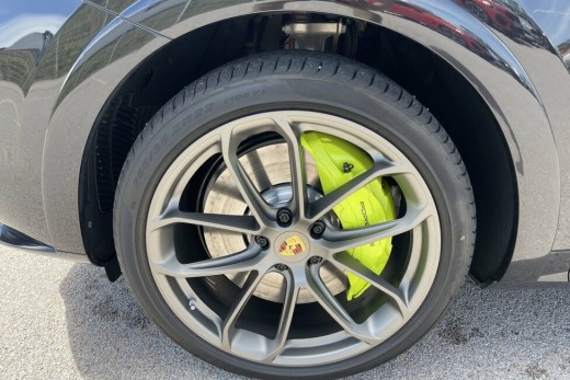 PORSCHE CAYENNE COUPE HYBRIDE 462 PACK SPORT DE CONCEPTION ALLÉGÉE