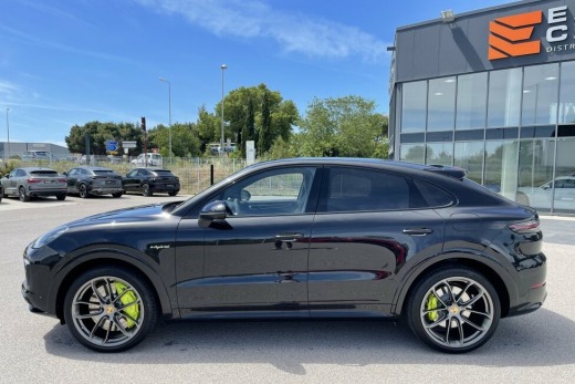 PORSCHE CAYENNE COUPE HYBRIDE 462 PACK SPORT DE CONCEPTION ALLÉGÉE