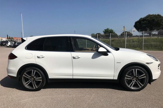 PORSCHE CAYENNE DIESEL 245