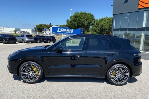 PORSCHE CAYENNE TURBO S E-HYBRID 680CH