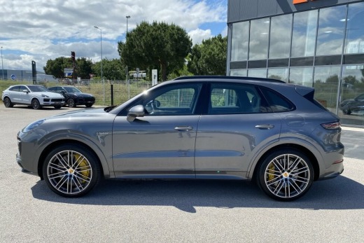 PORSCHE CAYENNE TURBO S E-HYBRID 680CH