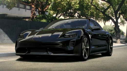 PORSCHE TAYCAN TURBO S