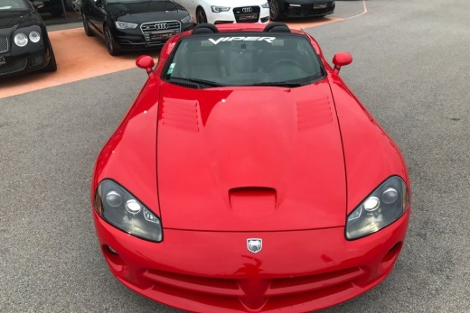 DODGE VIPER SRT-10
