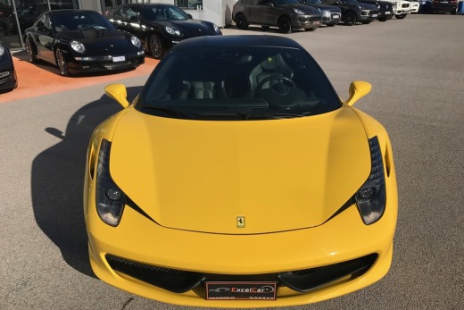 FERRARI 458 ITALIA