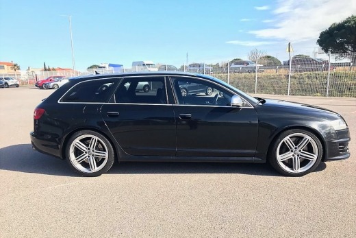 AUDI RS6 AVANT 5.0L V10 FSI 580