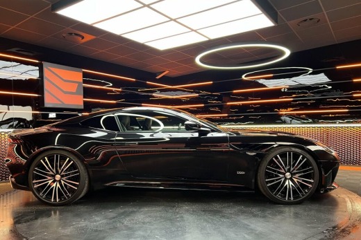ASTON MARTIN DBS COUPE SUPERLEGGERA 725 TOUCHTRONIC3