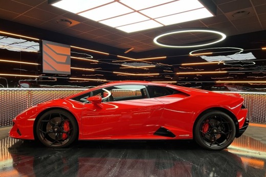 LAMBORGHINI URUS 4.0L V8 650CH