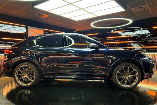 PORSCHE CAYENNE COUPE TURBO S E-HYBRIDE 680 PACK SPORT DE CONCEPTION ALLÉGÉE