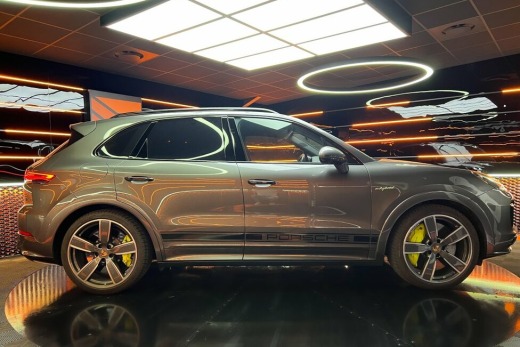 PORSCHE CAYENNE E-HYBRIDE 462 TIPTRONIC 8
