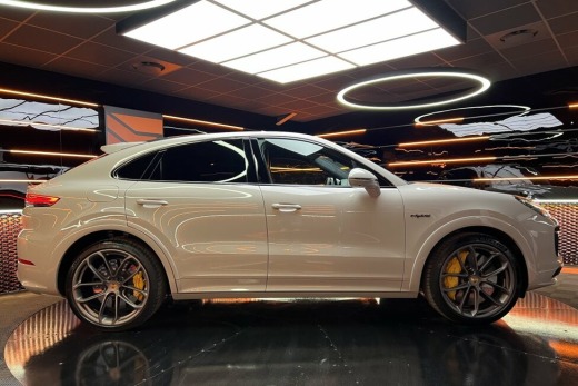 PORSCHE CAYENNE COUPE TURBO S E-HYBRIDE 680 PACK SPORT DE CONCEPTION ALLÉGÉE