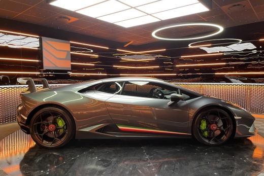 LAMBORGHINI HURACAN PERFORMANTE LP 640-4