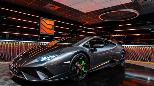 LAMBORGHINI HURACAN PERFORMANTE LP 640-4