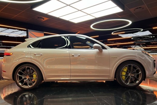 PORSCHE CAYENNE COUPE TURBO S E-HYBRIDE 680 PACK SPORT DE CONCEPTION ALLÉGÉE